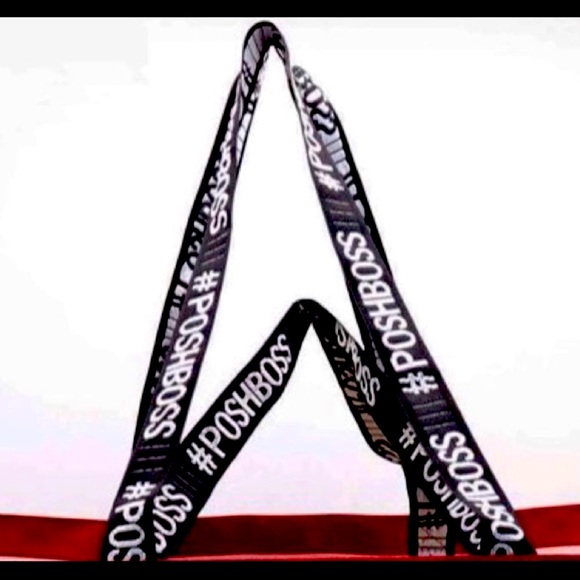 POSH BOSS RED TOTE BAG NWT - Picture 3 of 13